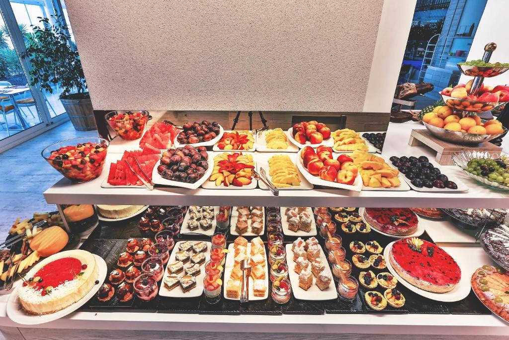 Carine Hotel Park - 1