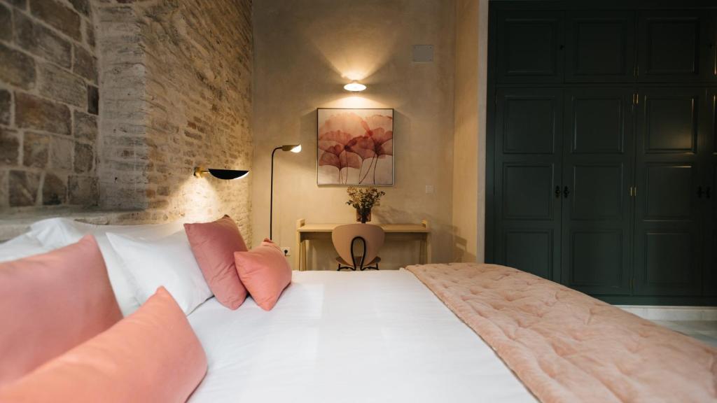 Rocío 17 Luxury Apartments with shared - Patio, Seville ...