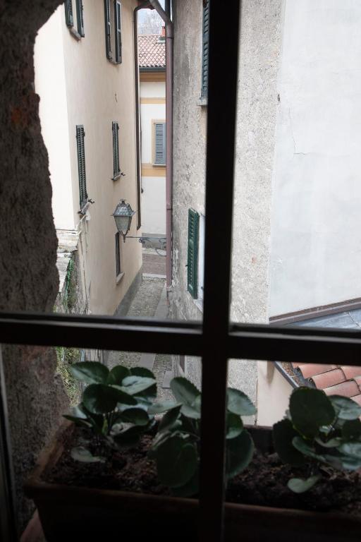 Fotografia z galérie ubytovania Alla Piazzetta del Castello v destinácii Cernobbio