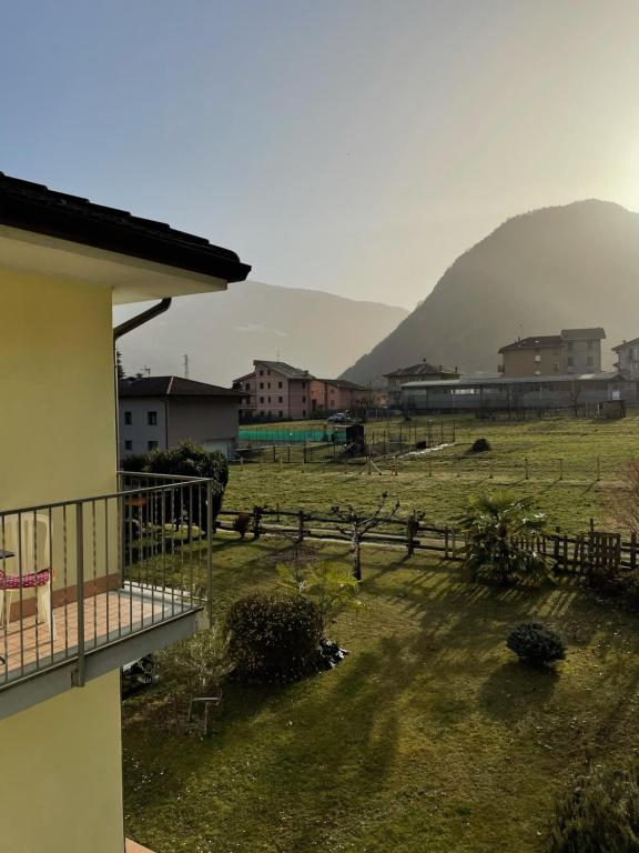 Nespecifikovaný výhled na hory nebo výhled na hory při pohledu z hotelu