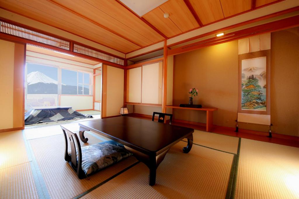 Lakeland Hotel Mizunosato - 带有露天浴和山顶的高级日式房间