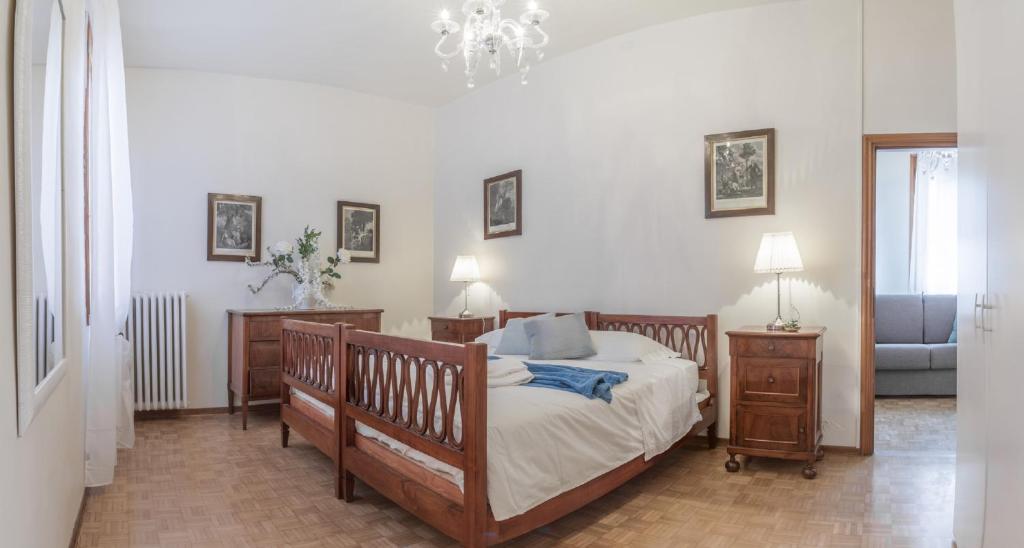 Venice Palace Tintoretto by Wonderful Italy - 