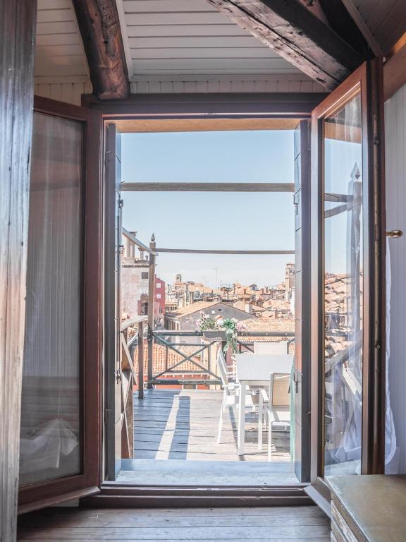 Venice Palace Tintoretto by Wonderful Italy - Three-Bedroom Apartment With Terrace