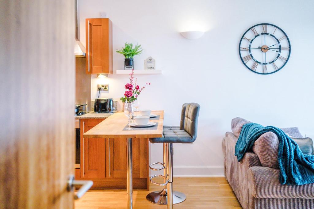 Rest & Recharge in Ancoats (2-bed, 2-bath)