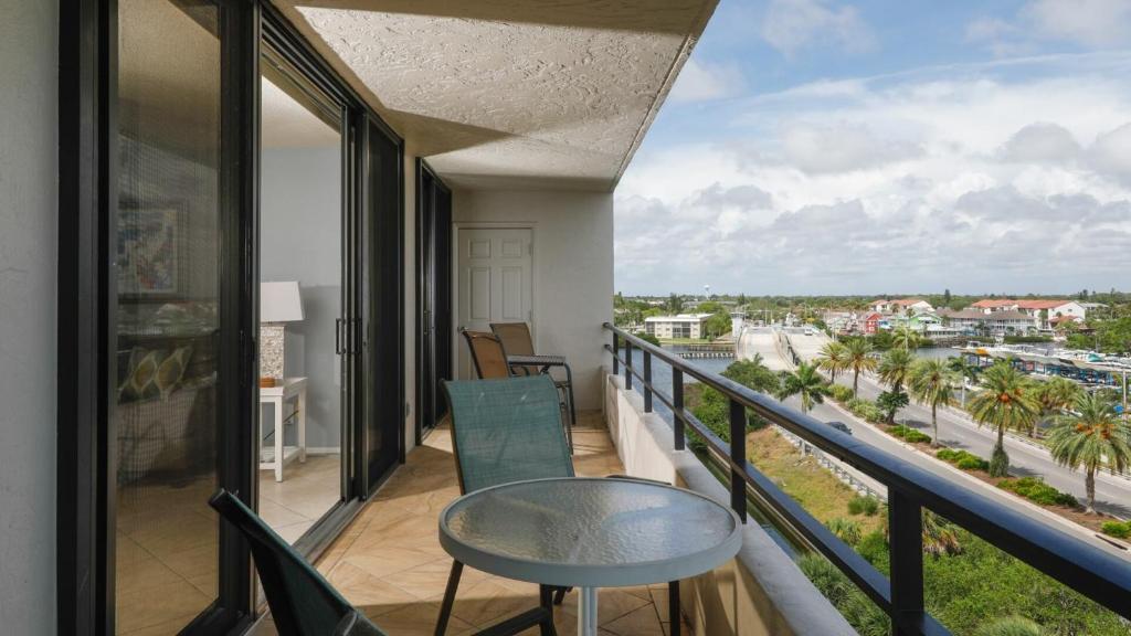 Luxury Private Condo on The Anchorage, Siesta Key Condo 1024, Siesta