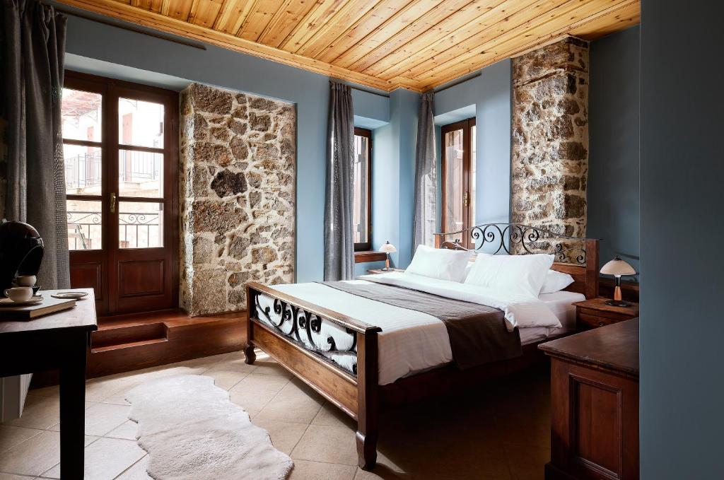 Stone Suites by White Hills