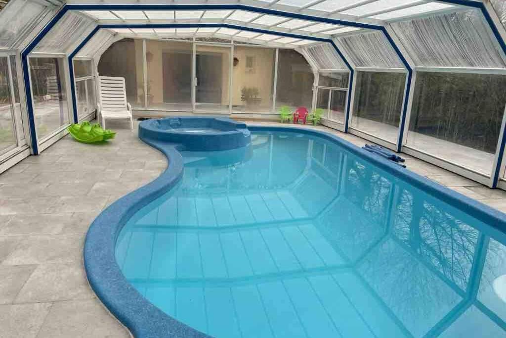 Bazén v ubytování maisonette Cosi nebo v jeho okolí