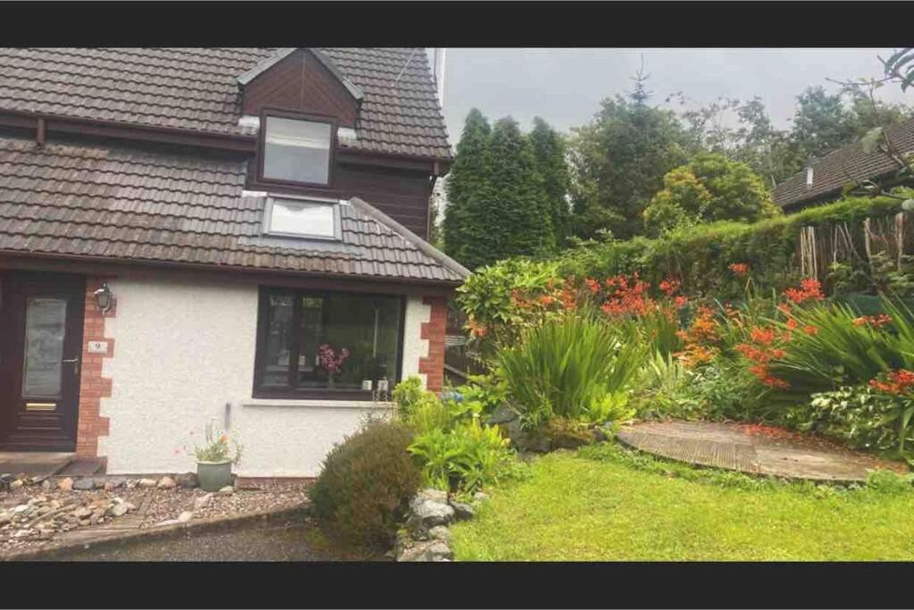 Contemporary HIGHLAND HOUSE close to town and Ben Nevis, Fort William