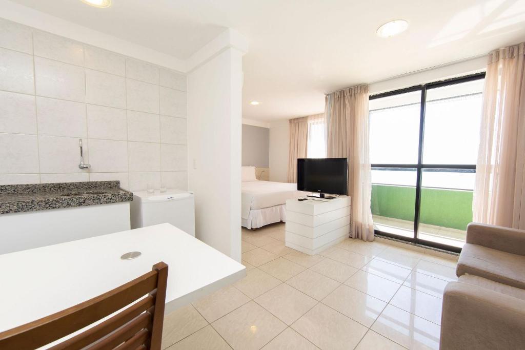  Flat Espaçoso Perfeito para família em Areia Preta por Carpediem