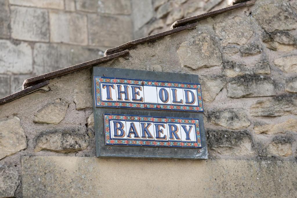 3 Bedroom, FREE Parking Old Bakery House in Bath City!