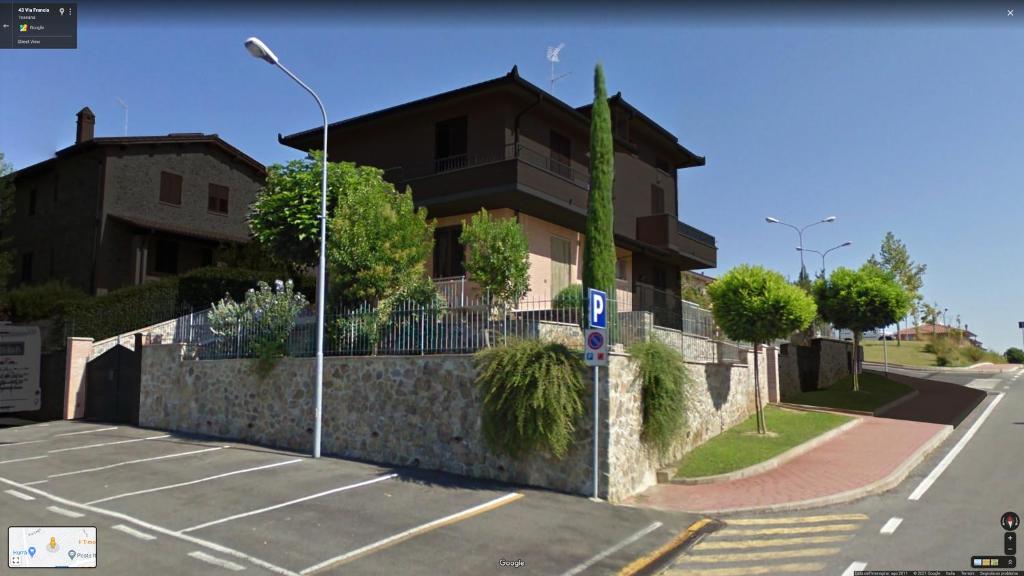 The surrounding neighborhood or a neighborhood close to Az apartmant
