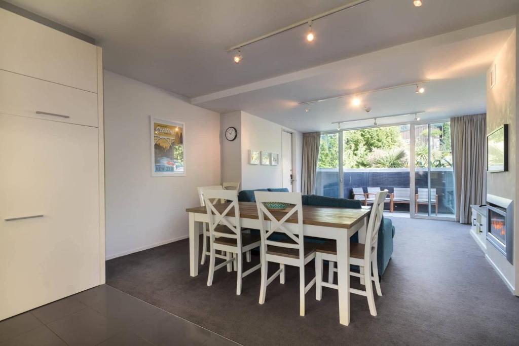 Travellers Delight Queenstown Hill, Queenstown (updated prices 2024)