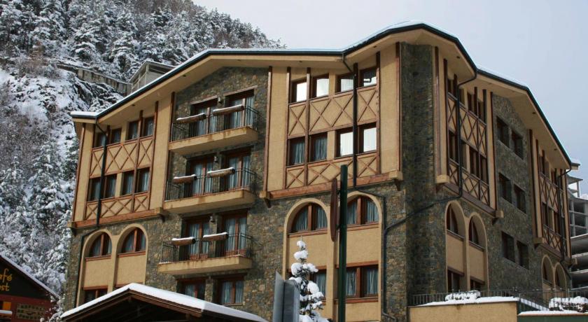 Budova, kde se hotel nachází