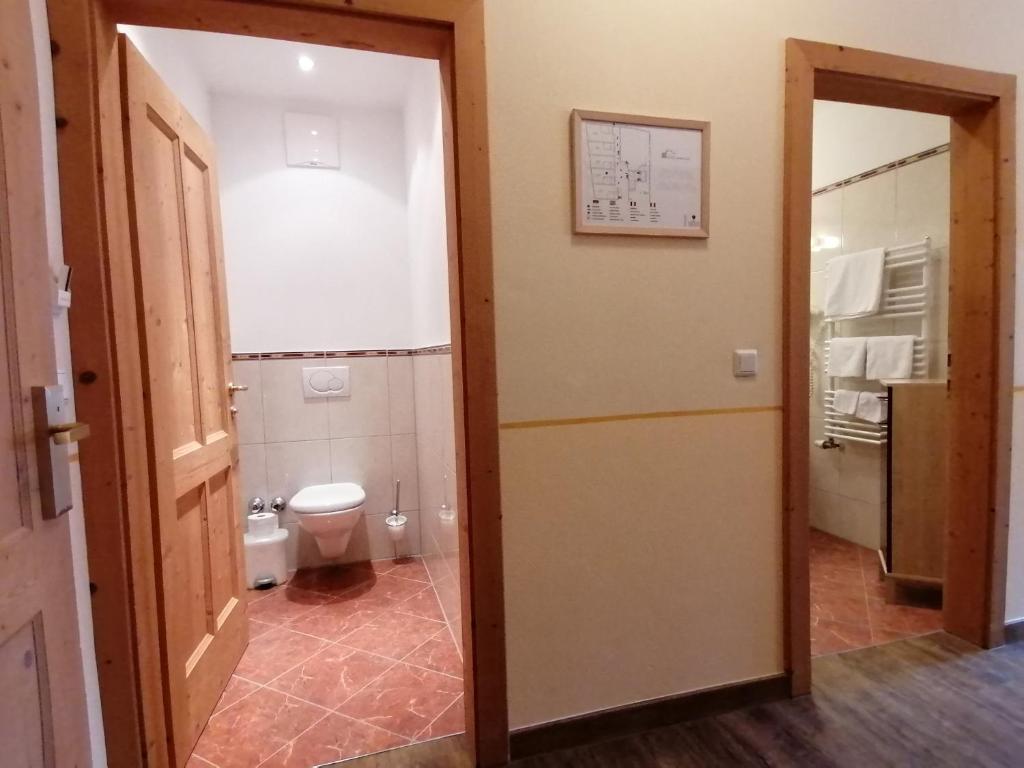 Koupelna v ubytování Hotel Sportalm