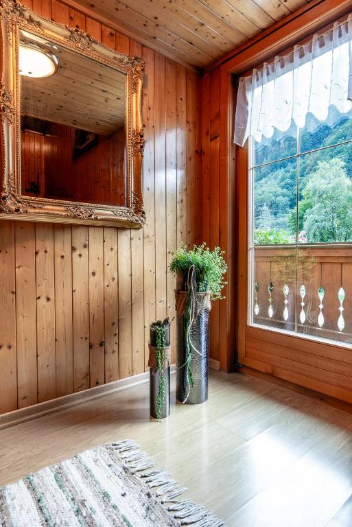 Nespecifikovaný výhled na hory nebo výhled na hory při pohledu z apartmánu