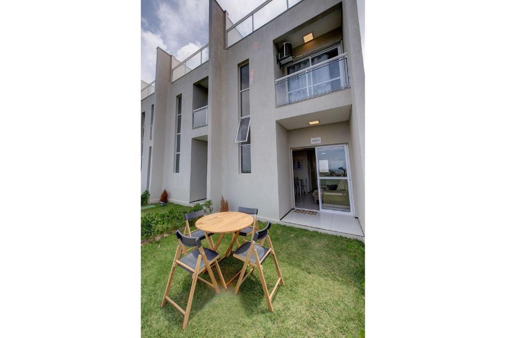  Triplex em Porto das Dunas por Carpediem