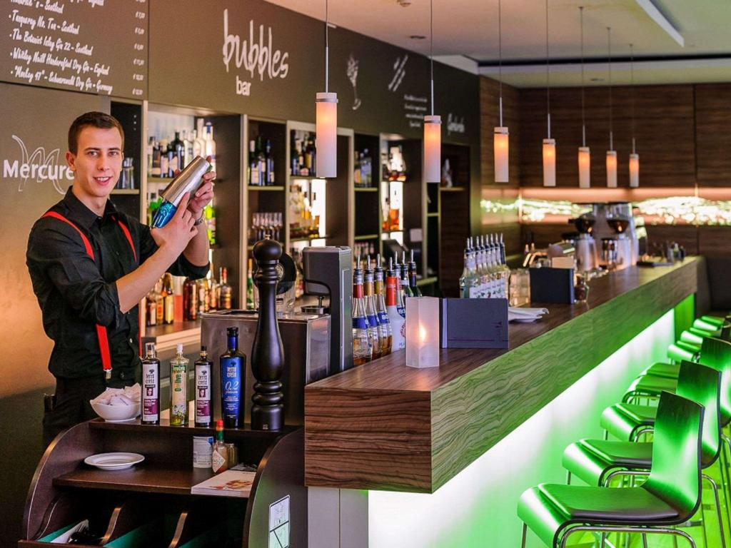 Nápoje v ubytování Mercure Hotel München Süd Messe