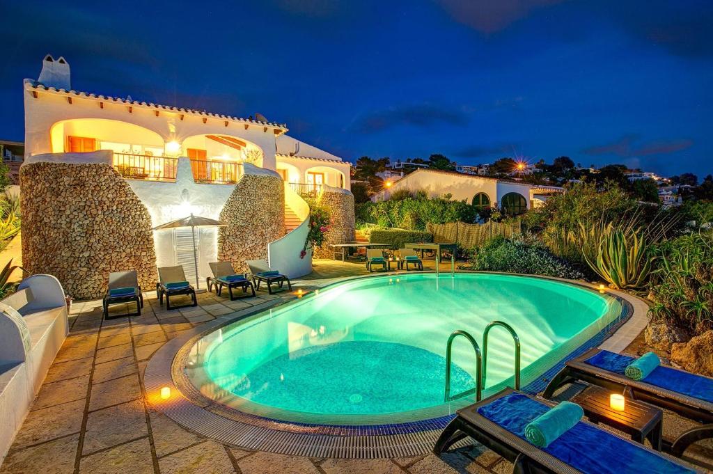 Villa Corina (España Son Bou) - Booking.com