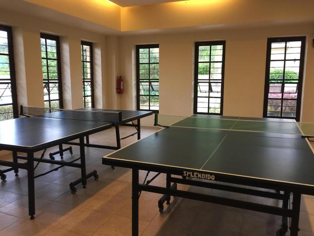 Stolní tenis v ubytování Splendido Tagagtay Taal Lake Staycation Free Parking Netflix No Free Pool nebo okolí