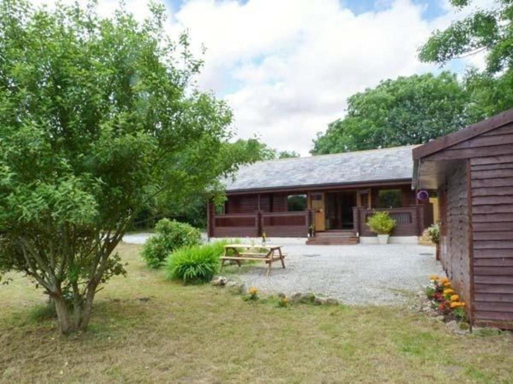 3-Bed Lodge - Sleeps 7 - Hot Tub - Pet Friendly - Error