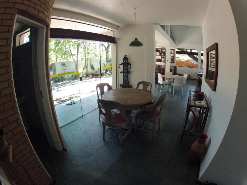  Linda Casa em Ubatuba Praia do Tenório com piscina a 150 metros do mar .