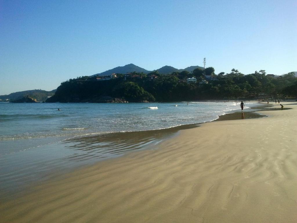  Linda Casa em Ubatuba Praia do Tenório com piscina a 150 metros do mar .