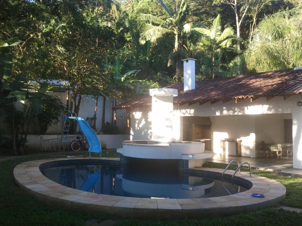  Linda Casa em Ubatuba Praia do Tenório com piscina a 150 metros do mar .