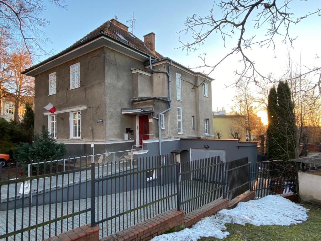 Budova, v ktorej sa apartmán nachádza