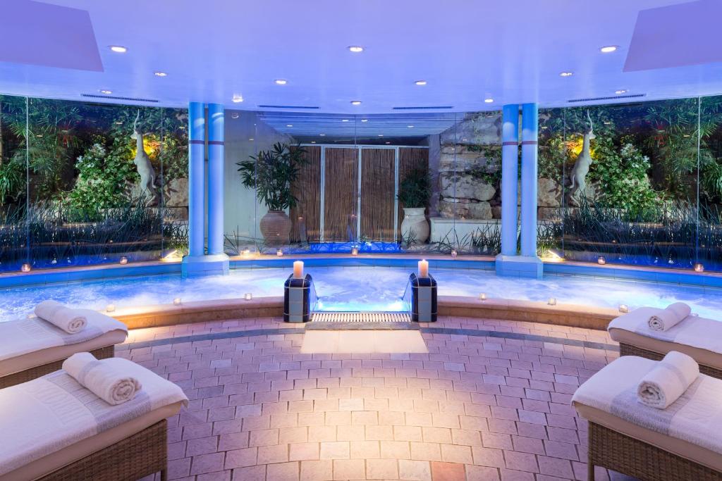 Bazén v ubytování Herods Vitalis Spa Hotel Eilat a Premium collection by Fattal Hotels nebo v jeho okolí