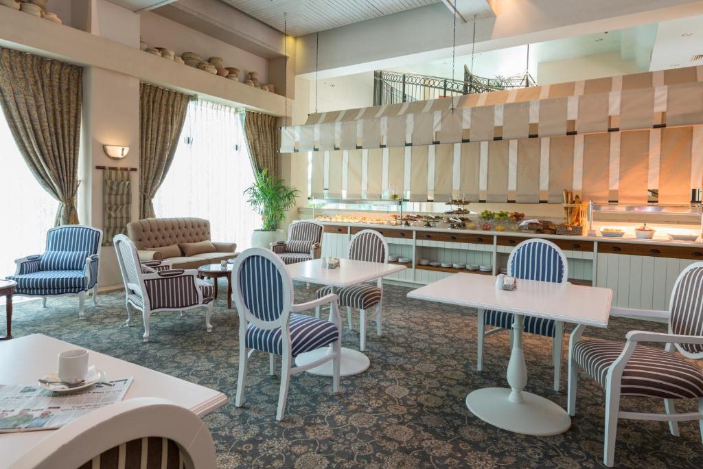 Posezení v ubytování Herods Vitalis Spa Hotel Eilat a Premium collection by Fattal Hotels