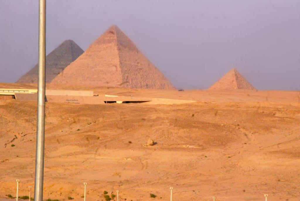 Pyramids Planet Hotel - 2