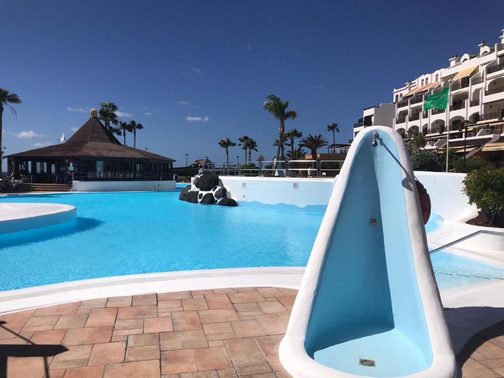Bazén v ubytování Rocas del Mar holiday apartment nebo v jeho okolí