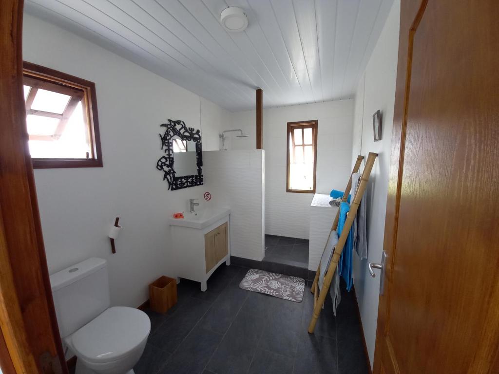 Koupelna v ubytování Fafapiti Lodge Fakarava