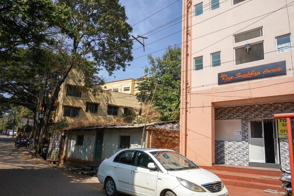 Fotografie z fotogalerie ubytování RAJE SAMBHAJI GUEST HOUSE v destinaci Belagávi