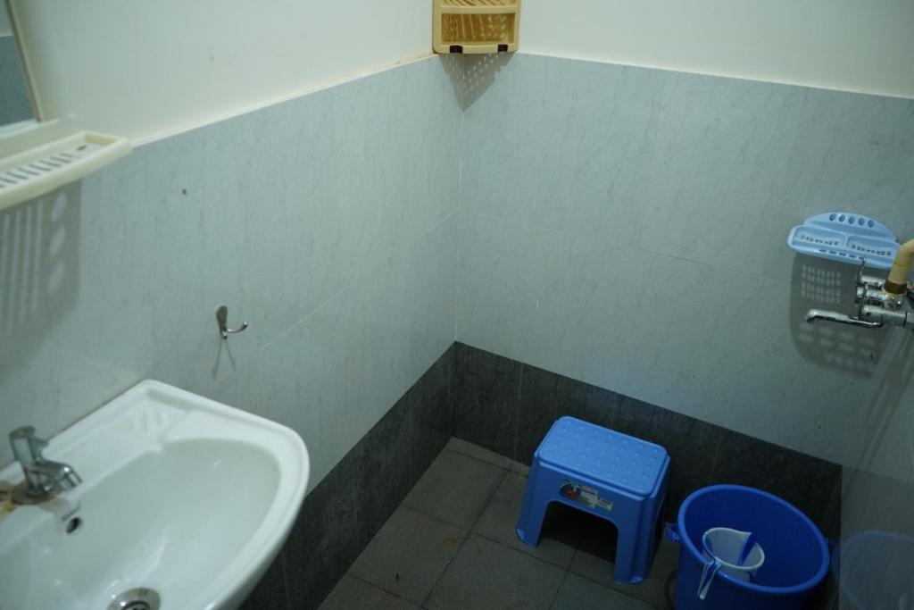 RAJE SAMBHAJI GUEST HOUSE - Standaard Tweepersoonskamer Met Gedeelde Badkamer