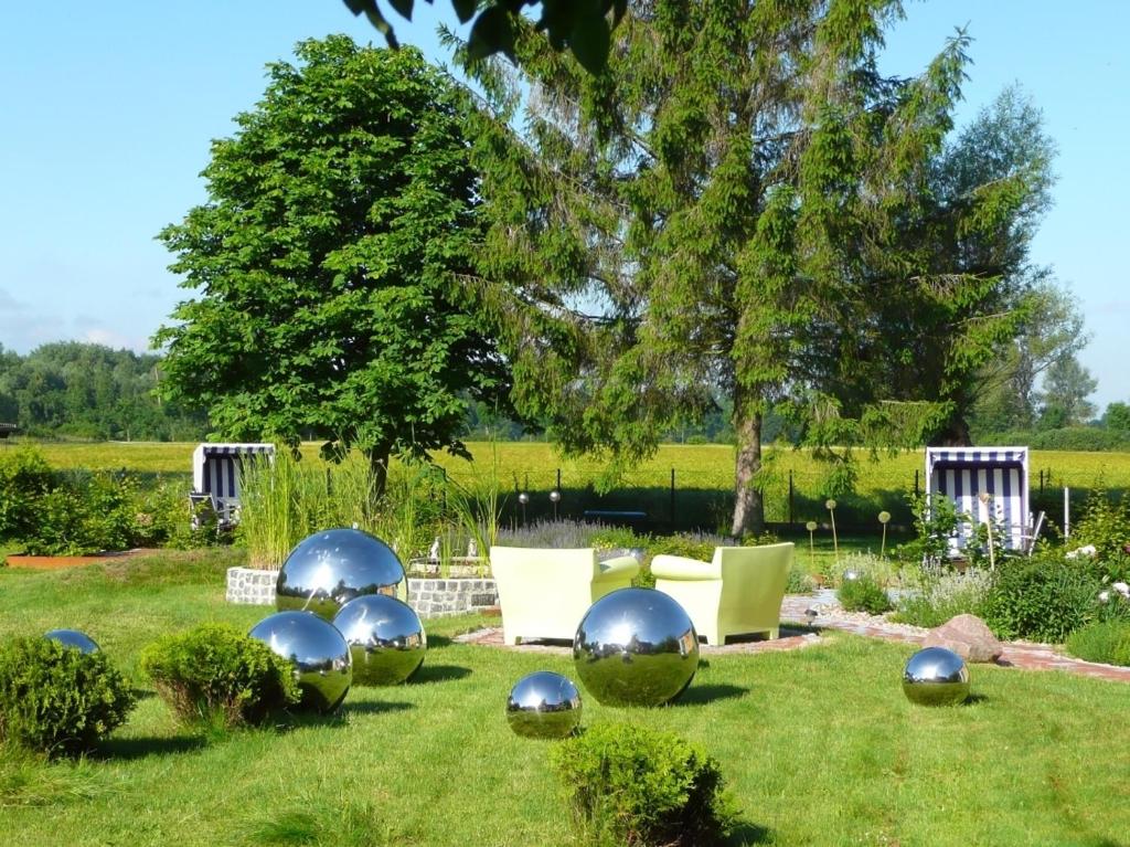 Vườn quanh Ferienhaus Kamerun an der Elbe - CASA KAMERUNSCHAF