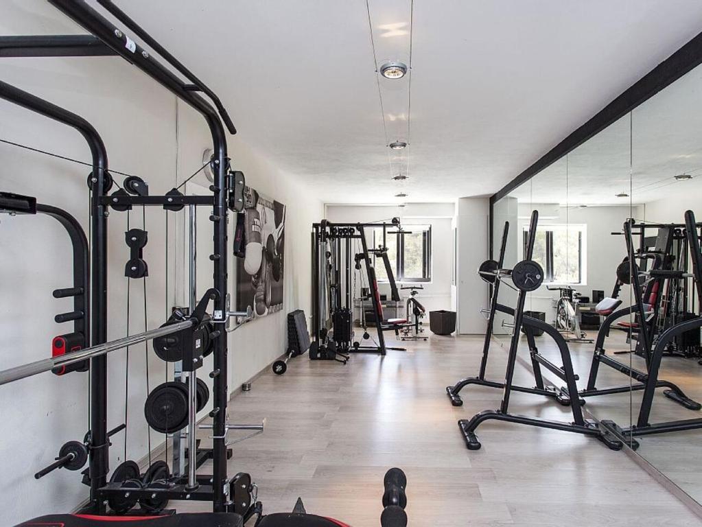 Posilňovňa alebo fitness centrum v ubytovaní Architect modern design villa in Sitges Hills