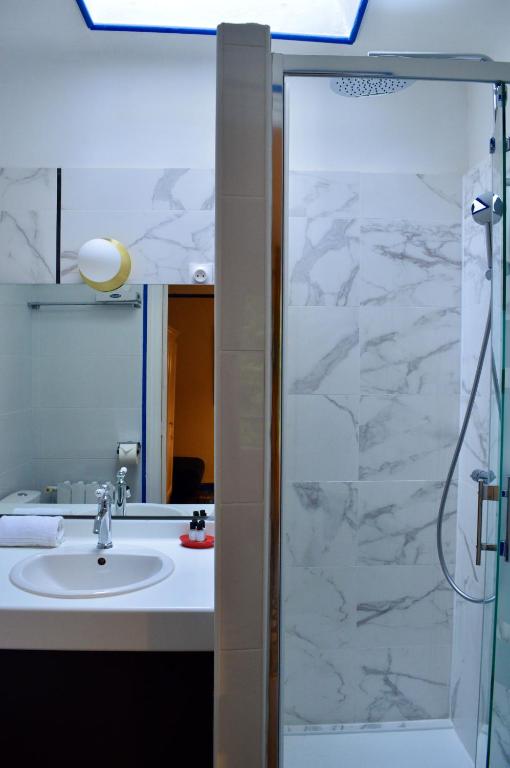 Koupelna v ubytování Saint Charles Hôtel & Coliving Biarritz