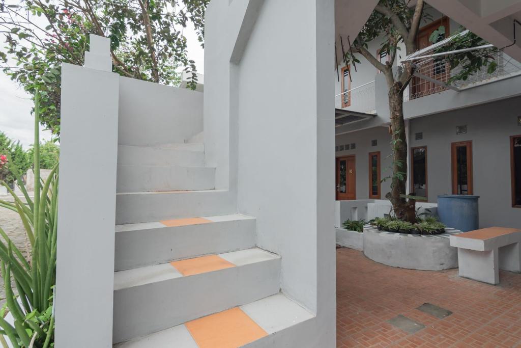 Fotografie z fotogalerie ubytování Lembur Kiwari Setra Duta Mitra RedDoorz v destinaci Bandung