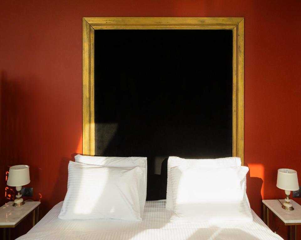 Postel nebo postele na pokoji v ubytování Unfound Door - Design Hotel