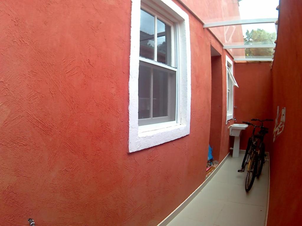  Casa em condomínio fechado em Camburizinho Litoral Norte com Piscina Privativa