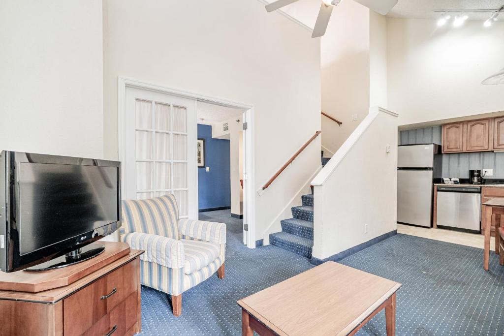 Kuchyň nebo kuchyňský kout v ubytování Doral Inn & Suites Miami Airport West