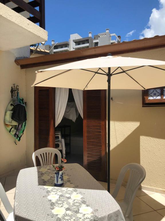  Casa condomínio fechado Bertioga