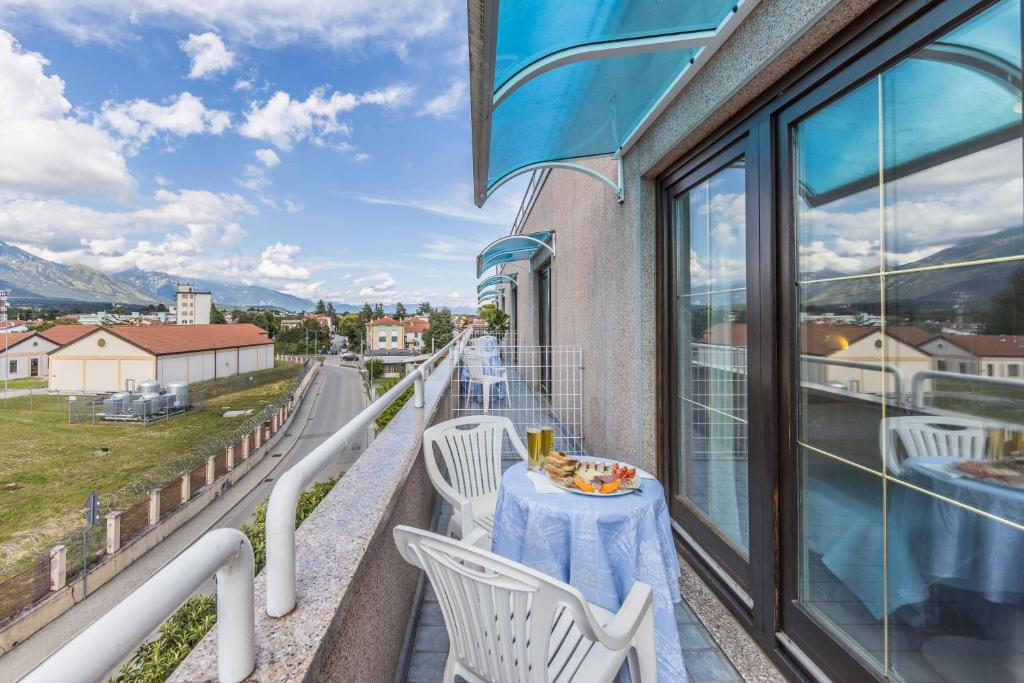Nespecifikovaný výhled na hory nebo výhled na hory při pohledu z hotelu