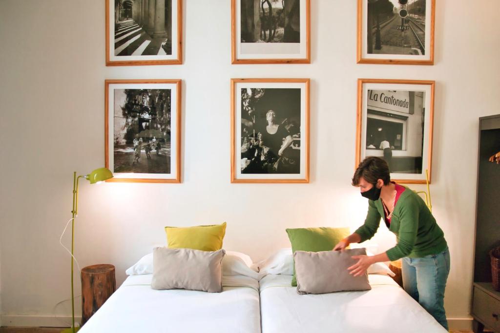 رزرو هتل و هاستل، Factory Suites Barcelona, آژانس هواپیمایی آسمان سپید