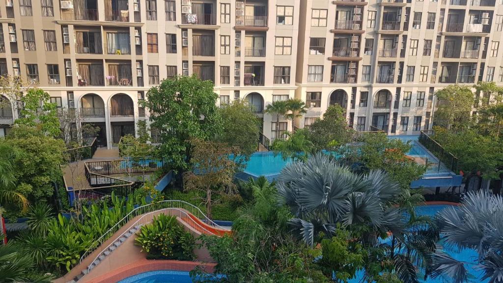 Bazén v ubytování Lahabana HuaHin pool view 137 nebo v jeho okolí