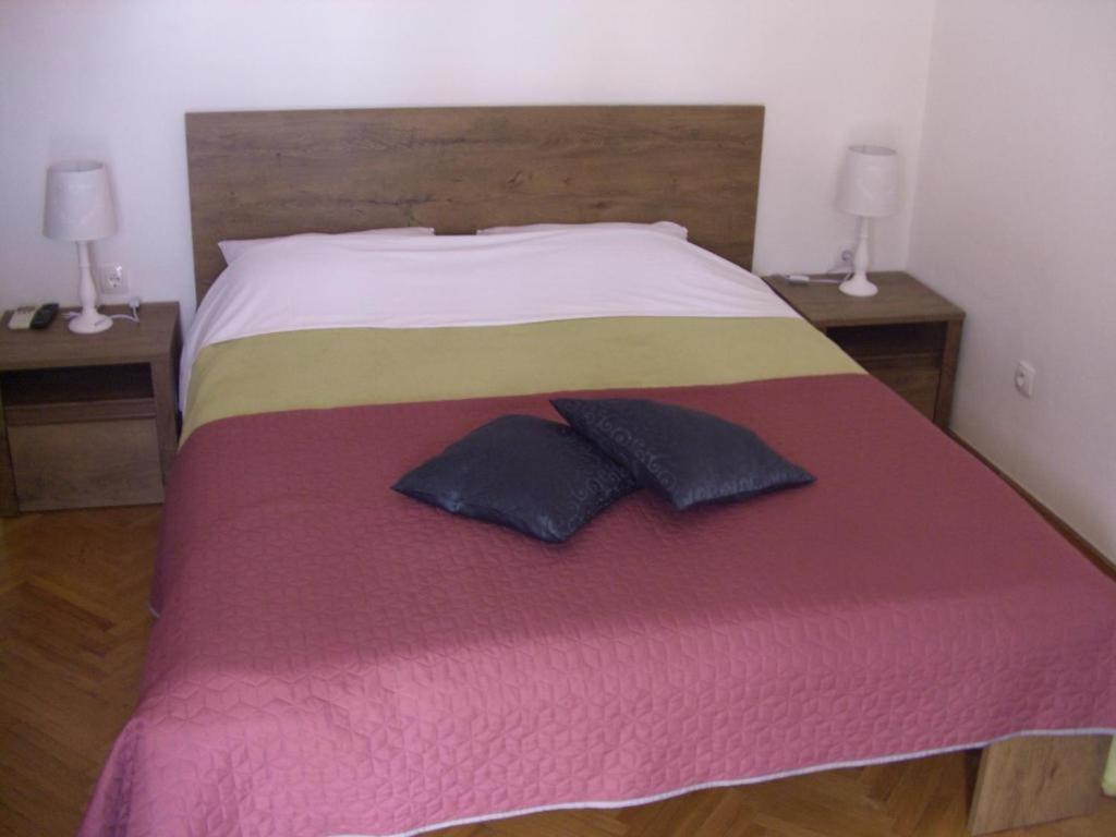 Posteľ alebo postele v izbe v ubytovaní Guest House Villa Jadera