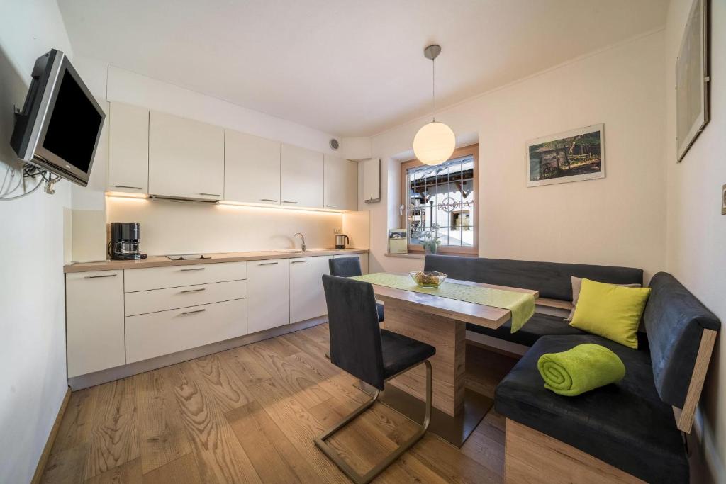 Kuchyň nebo kuchyňský kout v ubytování Ferienwohnung Ifinger Edelweiss
