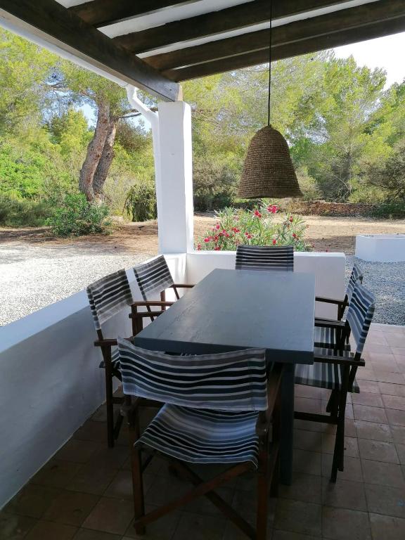 A garden outside Comfortable House in Formentera with Garden and Terrace