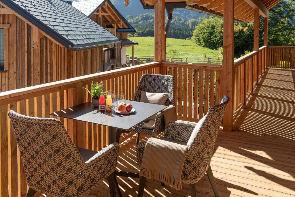 Balkón alebo terasa v ubytovaní MONDI Chalets am Grundlsee
